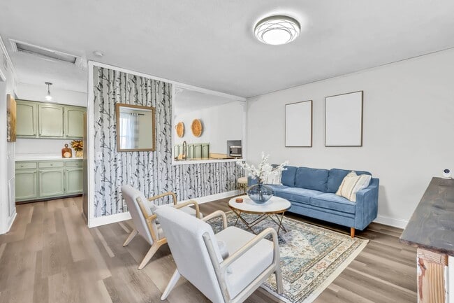 Building Photo - 398 Frontier Ln