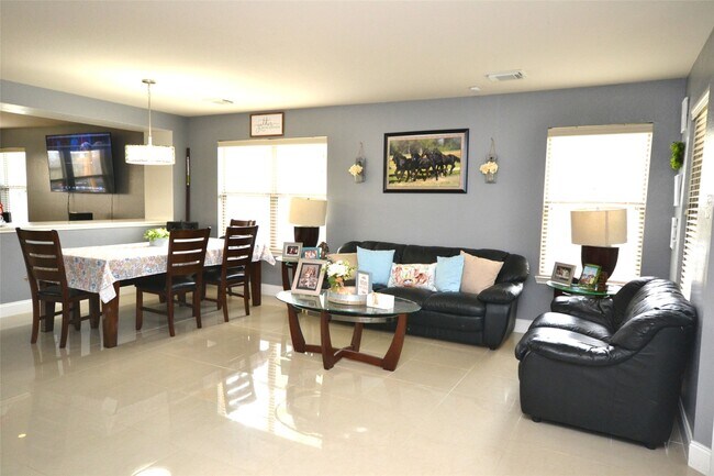 Building Photo - 20751 Cypress Post Dr