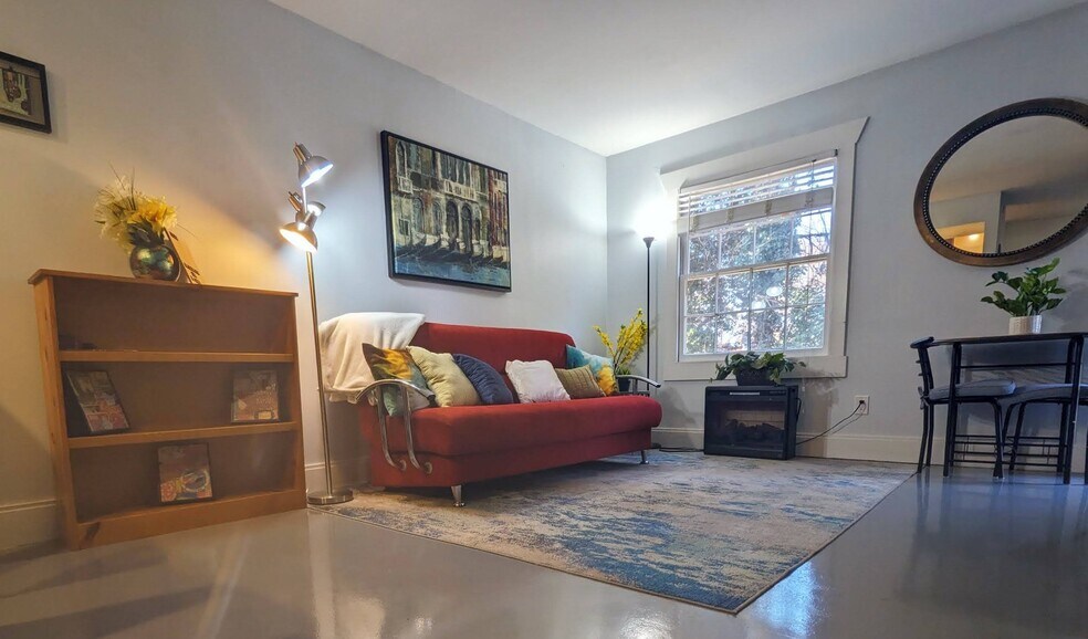 Building Photo - 636 Chipley Ave