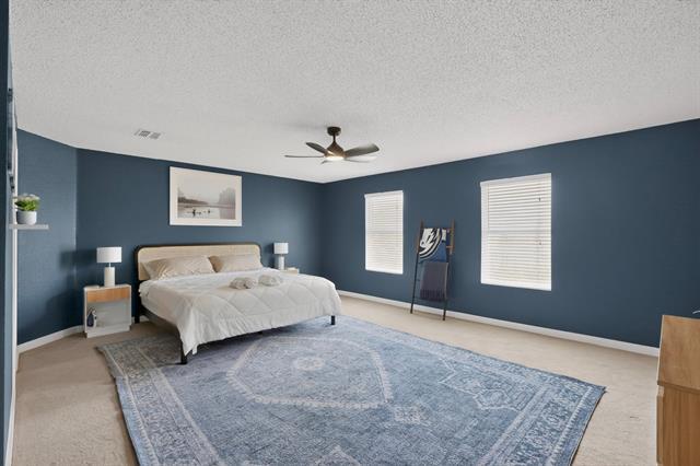 Building Photo - 2316 White Oak Dr