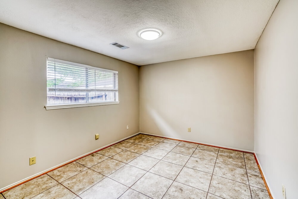Building Photo - 3202 Palm Desert Ln