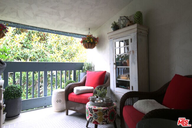 Building Photo - 603 S Prospect Ave