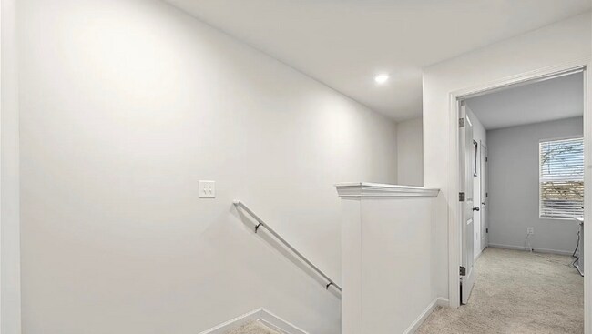 Building Photo - 127 Villa Ln