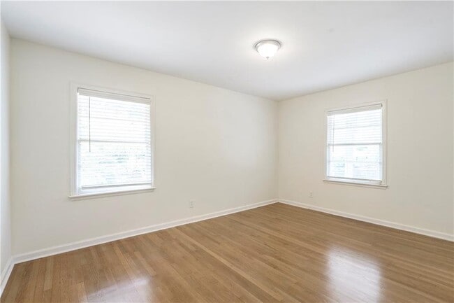 Building Photo - 331 Lindbergh Drive NE