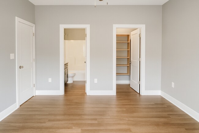 Building Photo - 12129/31 Cora