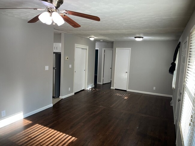 Building Photo - Spacious Two-Level Home with Dual Living Areas, 2 Kitchens & Covered Back Deck!