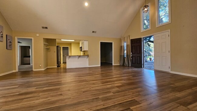 Building Photo - 2816 Whisper Pine Dr