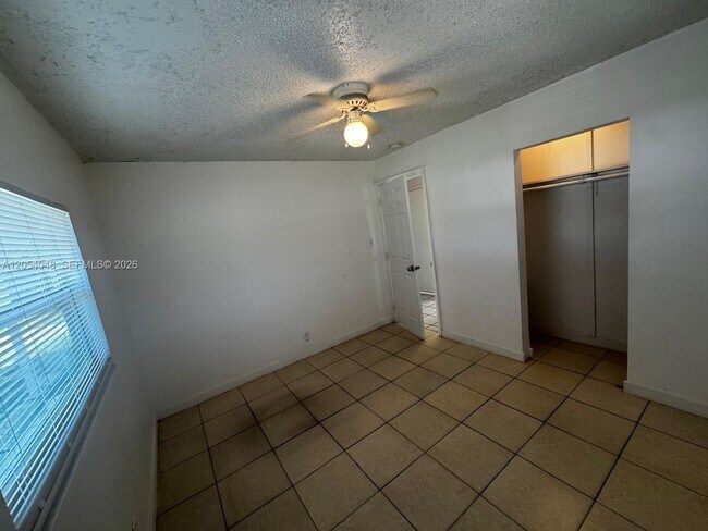 Building Photo - 1354 SW 26th Ave