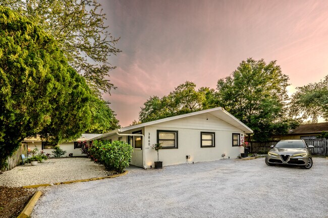 Primary Photo - 3860 7th Ave N