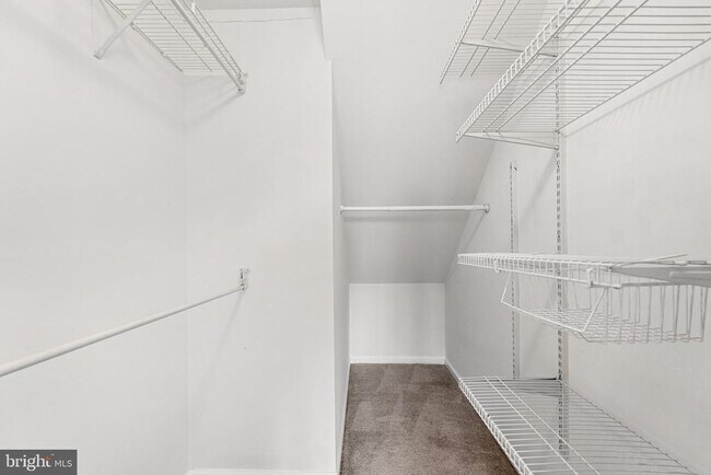 Building Photo - 46628 Drysdale Terrace