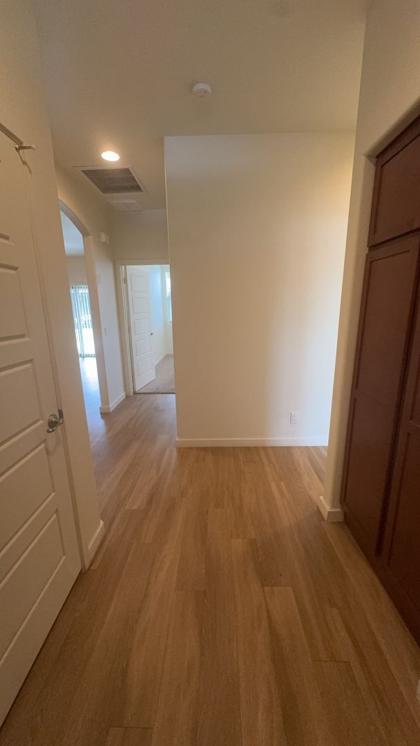 Building Photo - 2350 S Olivewood