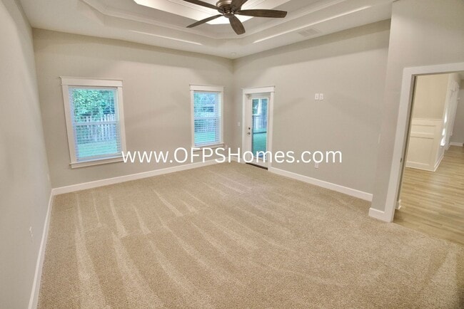 Building Photo - 4bed Home within Walking Distance to Sound