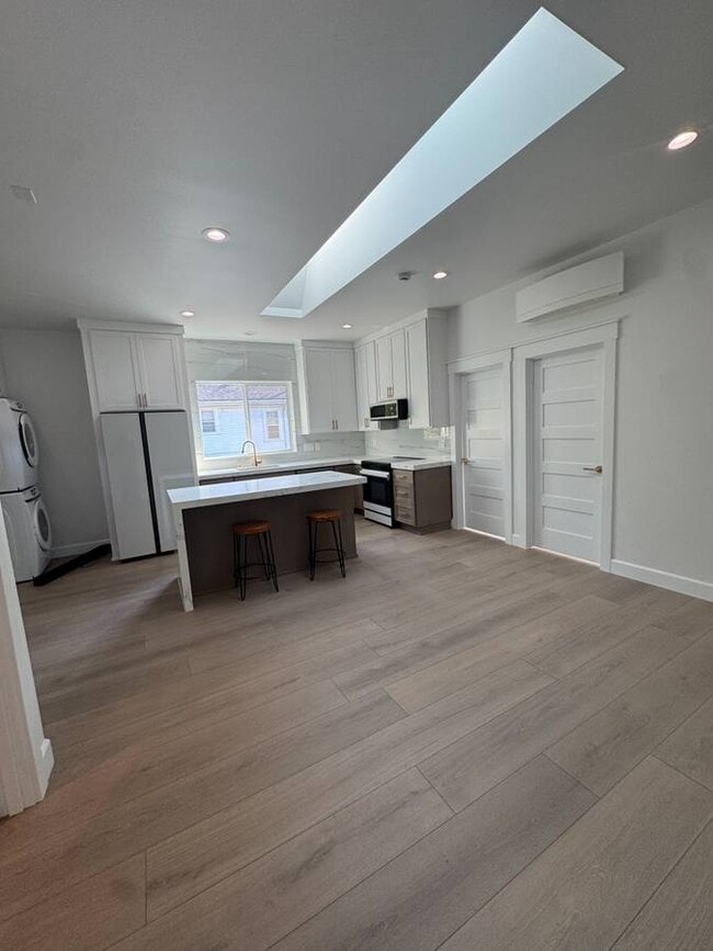 Building Photo - 1815 G St