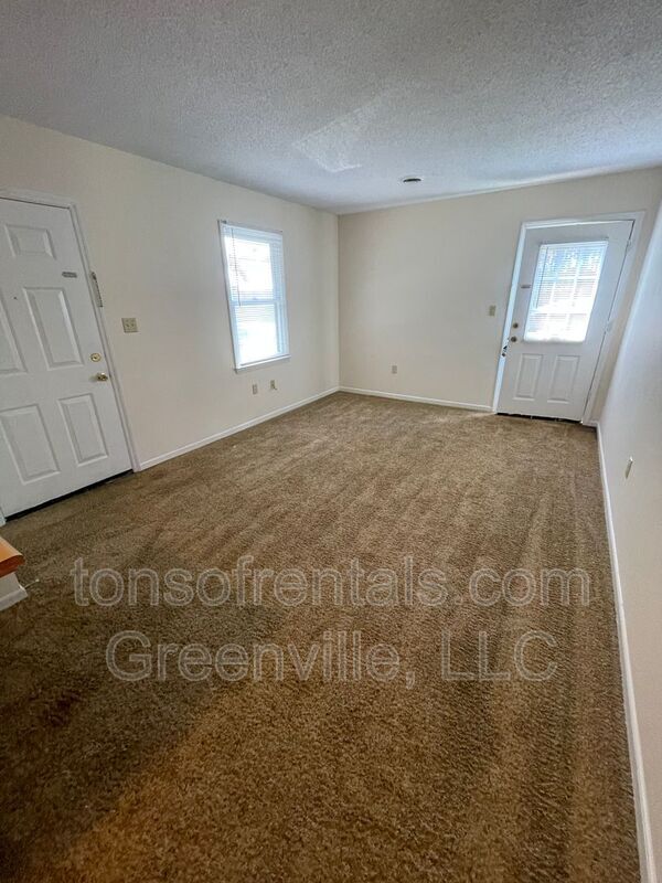 Building Photo - 100 Stonecreek Drive