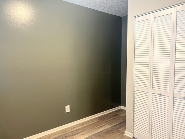 Building Photo - 6820 Axtel Dr