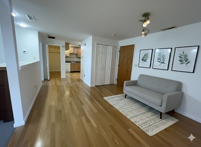 Primary Photo - 34 Newhall St