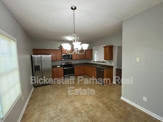 Building Photo - 410 26th Ct