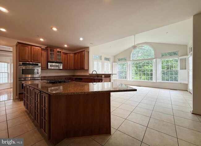 Building Photo - 4415 Medallion Dr