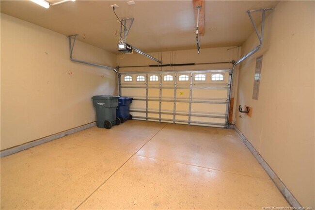 Building Photo - 118 Brookview St