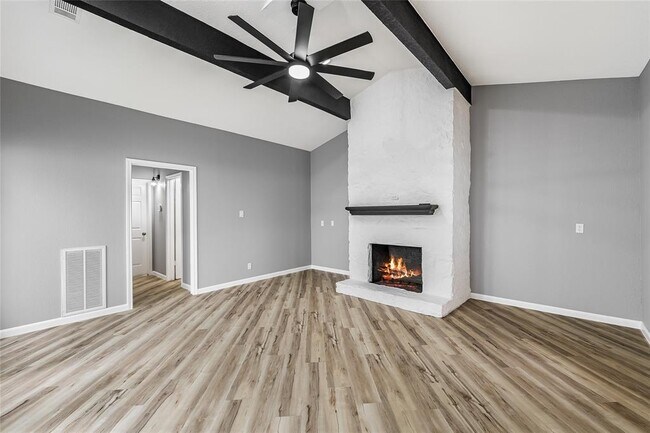 Building Photo - 415 Towne Park Trail