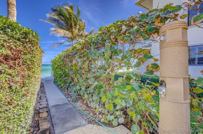 Building Photo - 400 S Beach Rd