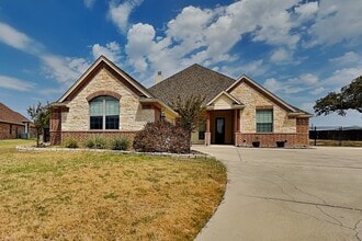 Building Photo - 601 Green Pointe Dr