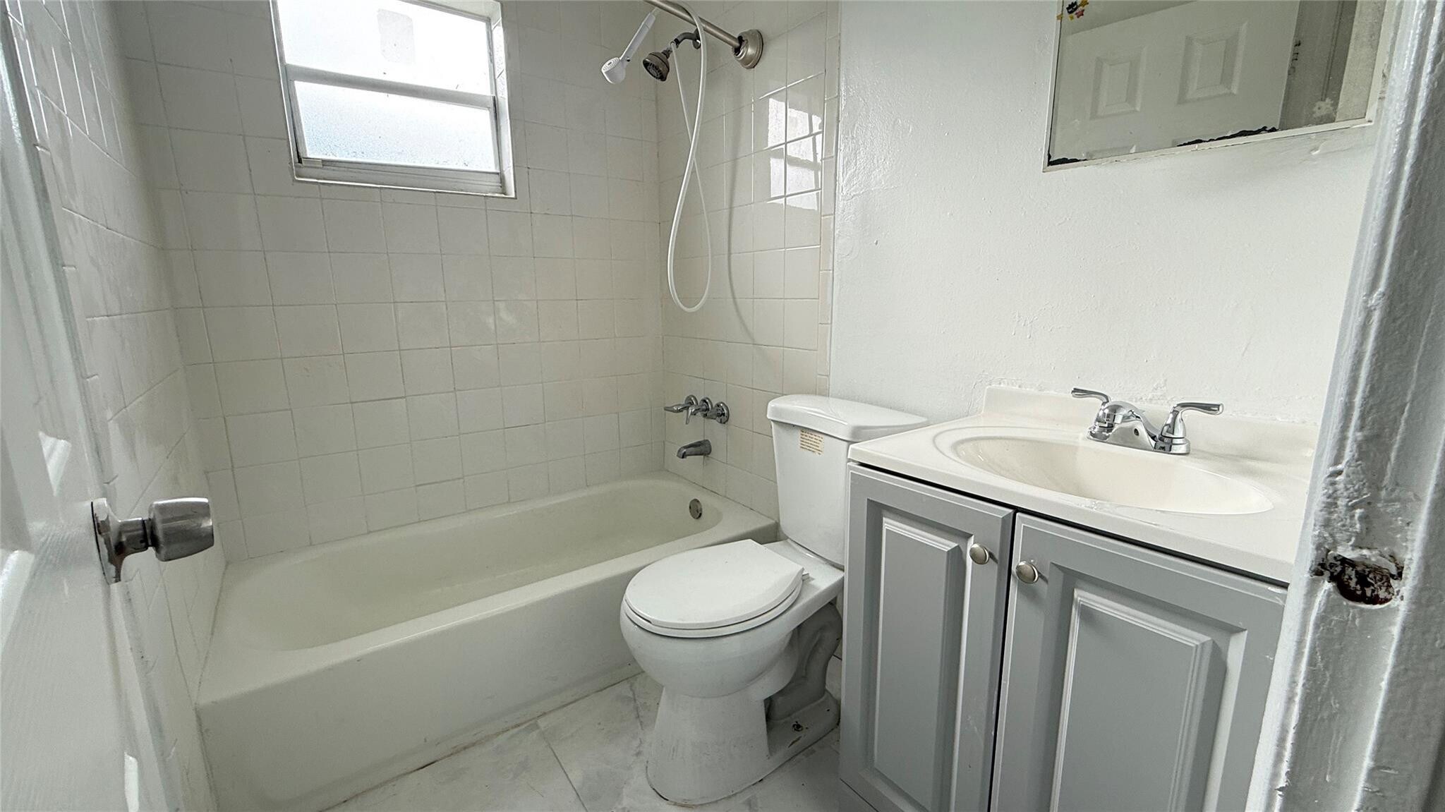 Building Photo - 832 NW 10th St