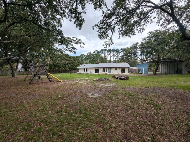 Building Photo - 8717 Sand Pine Dr