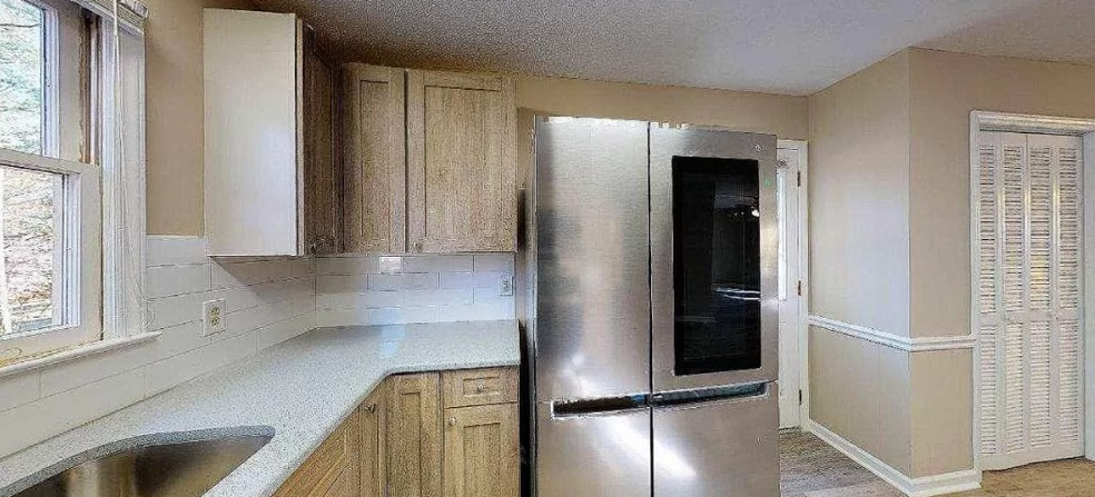 Building Photo - 421 Constitution Dr