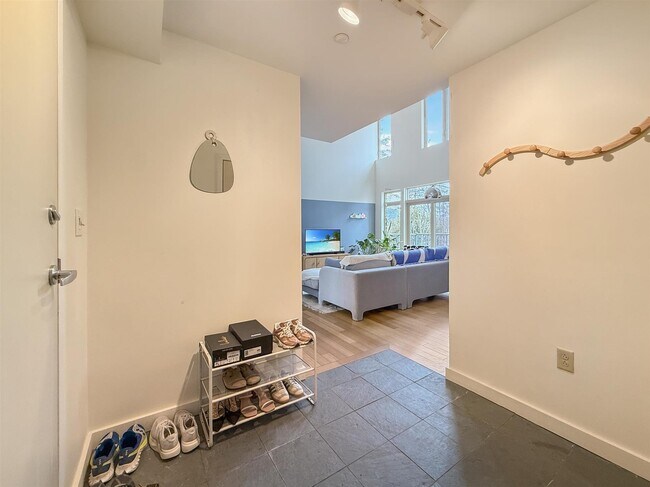 Building Photo - 15 Gile Dr