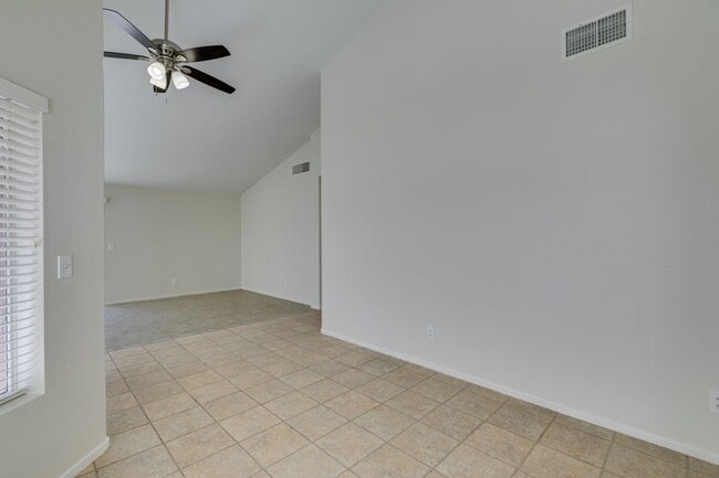 Building Photo - Cozy 3 bedroom single story house in Green Valley