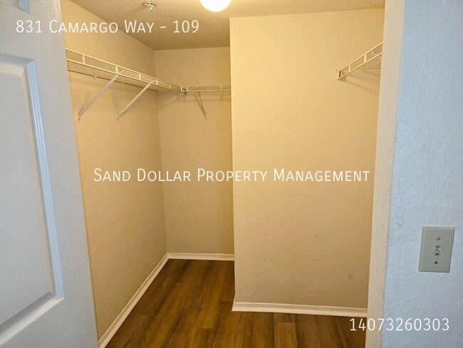 Building Photo - 831 Camargo Way