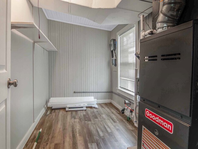 Building Photo - 152 Walnut Dr