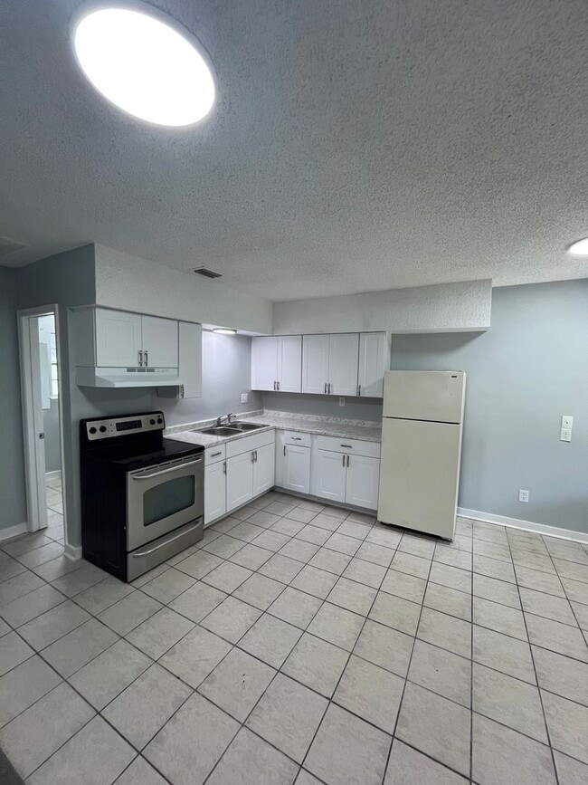 Building Photo - 3187 Patsburg Pl