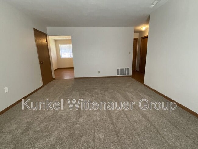 Building Photo - 1705 Jamestown Rd