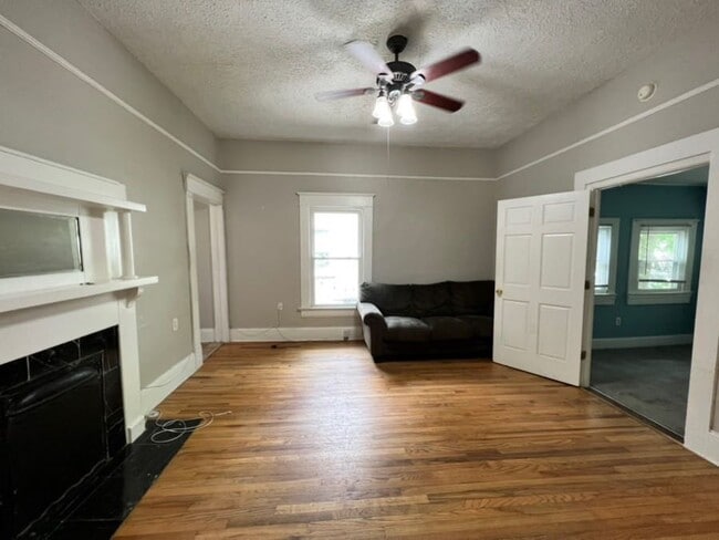 Building Photo - 1080 Curran St NW