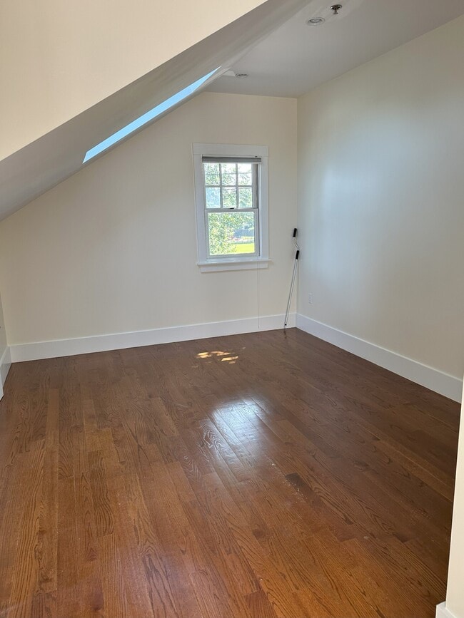 Building Photo - 4 Montague St