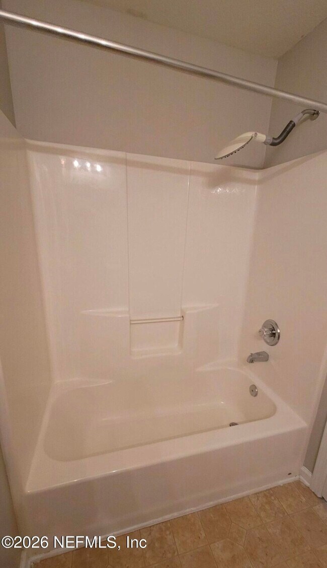 Building Photo - 505 Scrub Jay Dr