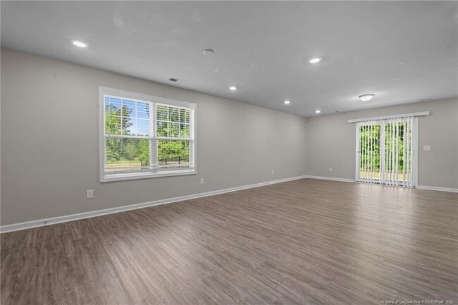 Building Photo - 205 Abercorn Wy