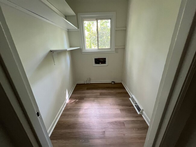 Building Photo - Very spacious home for rent