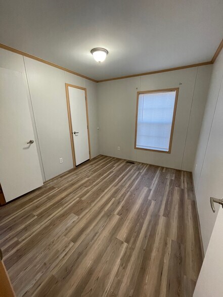 Building Photo - 5 Auk Ct