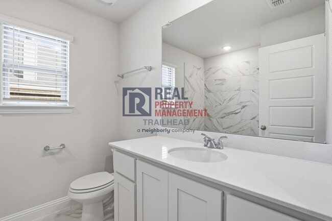 Building Photo - Refined 3-Bedroom Single-Story Home with Versatile Layout