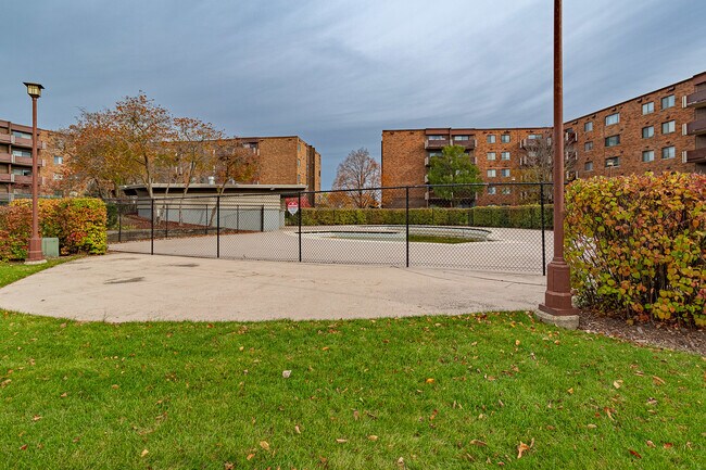 Building Photo - 520 Biesterfield Rd