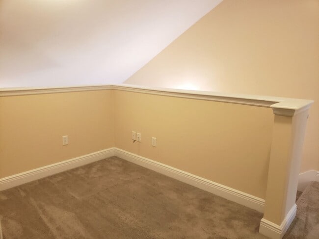 Building Photo - 3 bedroom town home for rent early January 2026, gated community with a garage for $1725 per month