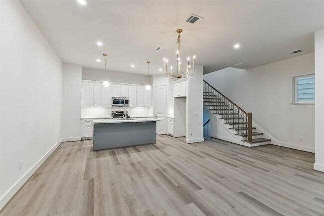 Building Photo - 7709 Earl Rudder Wy