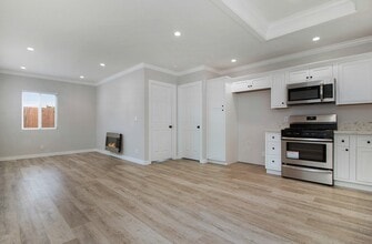 Building Photo - Olive Avenue Triplex
