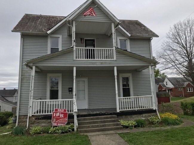 Building Photo - 3 bedrooms 2 baths