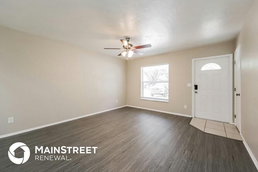 Building Photo - 12613 Sixth St