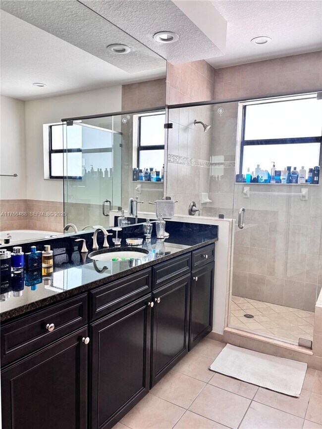 Building Photo - 8895 NW 99th Ct