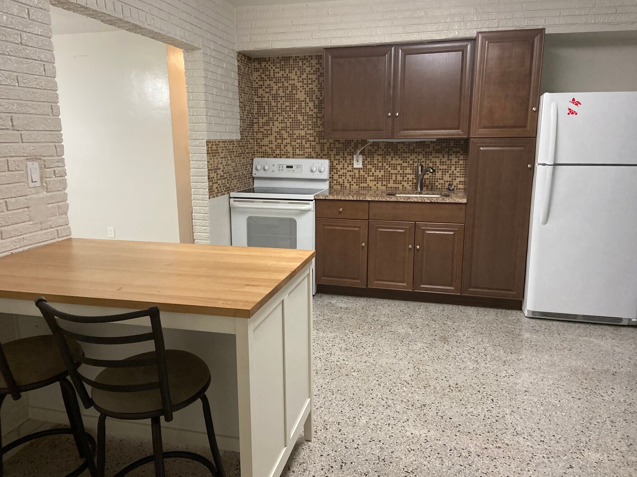 Kitchen - 1834 N 16th Ct